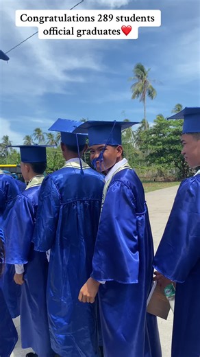 Celebrating 289 Graduating Students Together