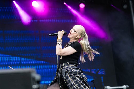 Garbage Singer Shirley Manson Reunites With Former Band Angelfish -