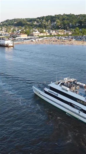 4.3K views · 41 reactions | Highlands, NJ from NYC ⛴️ The BEST way to get from NYC to the Jersey Shore! Take the @seastreak ferry and day trip to the Sandbox at Seastreak Beach for live music  food trucks 咽 and more! | Seastreak | Facebook