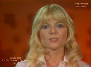 70's... "Quand je suis seule et que je peux rêver, je rêve que je suis dans tes bras. Je rêve que je te fais tout bas une déclaration, ma déclaration..." #FranceGall | Nostalgies 60'-70'-80'