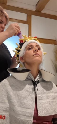Locken & Dauerwelle Umstyling: Der Prozess