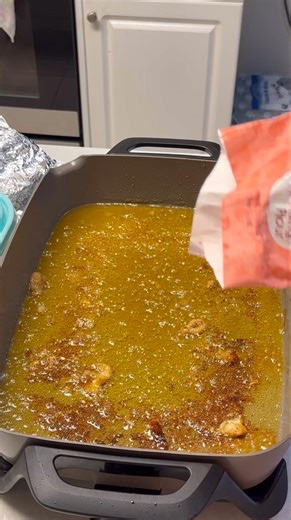 3.5M views · 24K reactions | Making homemade gravy! | Lashonda Wilson | Facebook