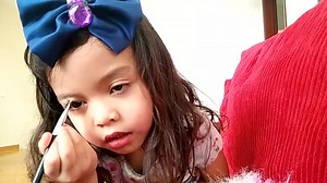 190K views · 2.5K reactions | Buat tutorial tp tengok mommy dulu..sebab nak guna make up mommy ..#mommyredha #eyebrowtutorial | Puteri Nur Azzahra Aziz | Facebook