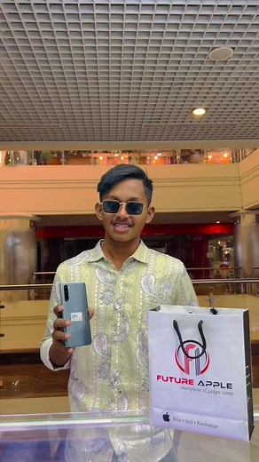 Showcasing the Latest FUTURE APPLE Smartphone