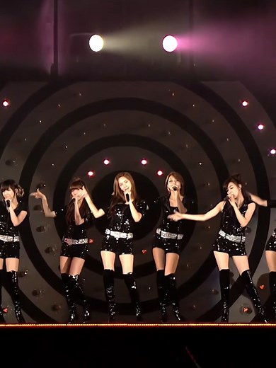 Hoot by Girls' Generation: Dance and Lyrics Overview