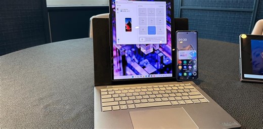 縦にも横にも！ Lenovoが開発中の画面が回転するノートPC
