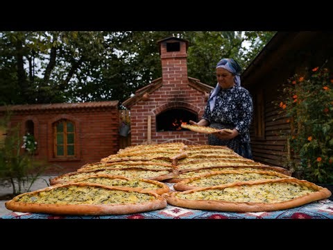 Baking Turkish Pide: A Simple Homemade Recipe