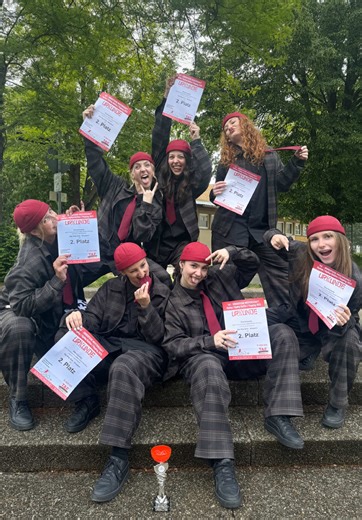 Twerking Performance by Zahide