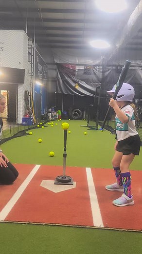 Super impressed by our newest Slap instructor, @kaitlyn! 🥎 Kaitlyn (KK) Whitlock is currently a sophomore at Silver Creek High School and is a Varsity player. She was on the Fusion 16u National team who won the Platinum PGF National Championship in California. She was coached by Jennifer Hunt and Shanon Searle. She currently plays for Fusion Gibson Premier, coached by Nate Gibson. She has taken lessons from Chelsea Jordan (played at Louisville) as well as Gabbi Jenkins (played and now coaches a