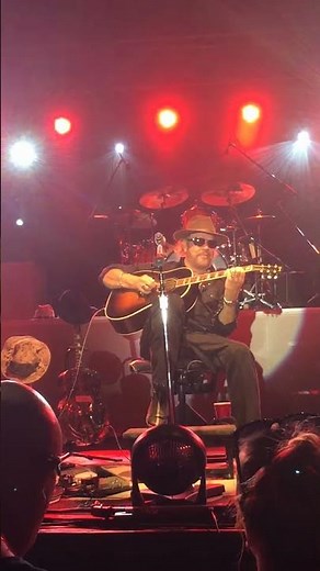 Hank Williams Jr. - Dinosaur (Richmond VA)