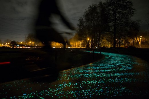 Experience Van Gogh’s ‘Starry Night’ on This Beautiful Illuminated Bike Path