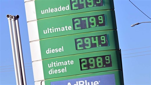 Australia to face price 'bumps' but not fuel shortage despite oil tanker shipment cancellations