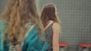 Opening and closing doors of a subway car