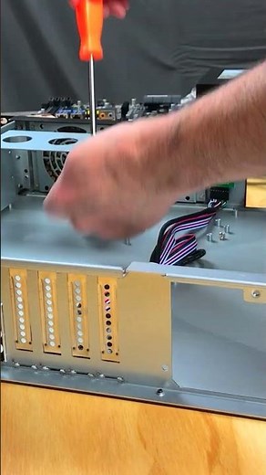 How to Build a VMware ESXi Server V2 in a 2U Case | 2023 #pc #gaming #vmware #gamingpc