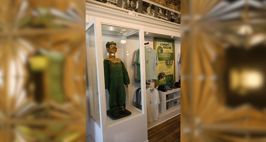 Mt. Olive opens new ‘Pickle Parlor’ museum, gift store with heavy pickle-themed design