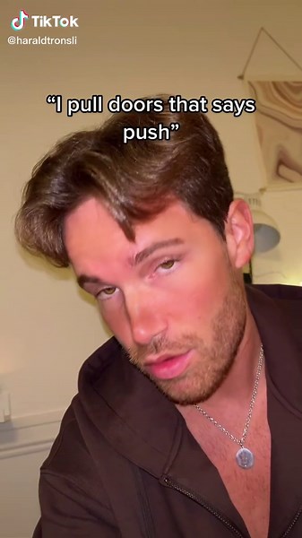 Exploring the Push and Pull Phenomenon in Daily Life