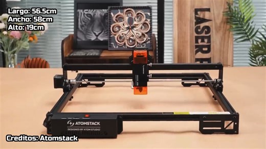 Este es el modelo Atomstack A10 Pro V2, una grabadora y cortadora láser que cuenta con un área de grabado de 41cmX38cm y una potencia de 10 watts, es capaz de grabar sobre una gran cantidad de materiales, entregando una gran calidad, así como cortes limpios a una pasada en madera de 8mm entre muchos otros materiales. -Adquiere tu grabadora Atomstack A10 Pro V2 AtomStack (web oficial): https://atomstack.com/products/atomstack-a10-pro-v2-laser-engraver/?utm_source=YouTube_KOL&utm_medium=A10_ComoSe