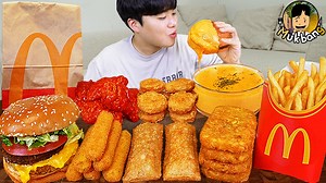 1M views · 28K reactions | Youtube➡GONGSAM TABLE . McDonald's Burger & chicken mukbang!!!  . #food #koreanfood #eatingshow #eating #asmr #mukbang #asmreatingsounds #asmreating #eatingasmr #asmrsound #mukbangshow #mukbangkorean #cookingasmr #cooking #cook #mcdonalds #burger #cheeseburger #cheesesauce #frenchfries #cheesestick #chicken #chickennugget #hashbrowns #snackwrap #coleslaw #applepie #맥도날드 #햄버거 #치킨 | GONGSAM TABLE 이공삼 | Facebook
