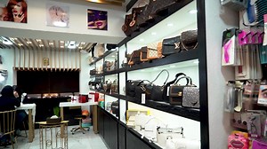 65K views · 22 reactions | مرحبًا بِك سيدتي في عالم كونتور حيث كل ما تحتاجيه تحت سقف واحد ..  أحدث البراندات من مستحضرات التجميل والعناية بالبشرة والعطور أصبحت في متناولكم 殺 بتنورونا في :  نابلس - شارع العدل - مقابل ابو السعود للفرش المنزلي | Contour Plus كونتور بلس | Facebook