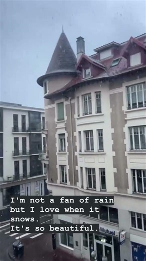 Snowing in spring #snow #spring