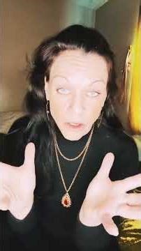 hello my name is Lindsey Latham I’m a professional, psychic, medium, artist, and I mentor others