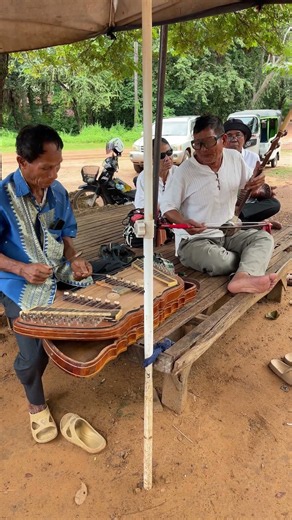 Cambodian traditional music