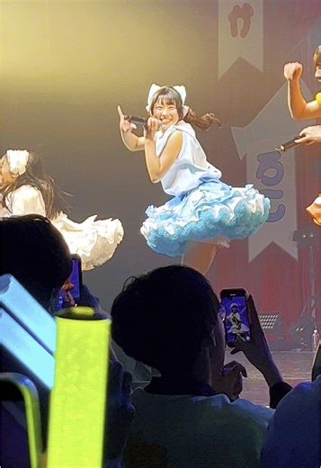 11/20 MEGAFON単独半年記念東名阪ツアー『バカ大声』 ビシバシ大好きで、 1部カットしたのをのせようとしたらろこさん全部可愛いので、長いけどほぼ全部のせる՞ ̥_ ̫ _ ̥՞♡ ちな、助走つけて前に出て来るところが大好き(◜ᴗ◝ ) @MEGAFON【メガフォン】 @羽雲ろこ #MEGAFON #羽雲ろこ #推しカメラ #地下アイドル #ヒロインズ