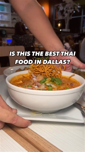 Anisha Holla - Dallas Foodies :) on Instagram: "✨ OUR FAVORITE THAI SPOT IN DALLAS ✨ Where: @thainoodlewave Our favorites on the menu: * Almond sriracha chicken (🌟CHEF’S SPECIAL🌟 made with their homemade almond sriracha sauce) * Pad Thai (tossed in a tangy tamarind peanut sauce 🥜) * Kaow soy (egg noodles floating in a curry-coconut broth 🥥) * Vietnamese summer rolls 🥕 * Roti curry w tofu 🍛 * Veggie curry puffs (flaky pastry shells filled with veggies 🥦 ) Location: Frisco | 9288 State High