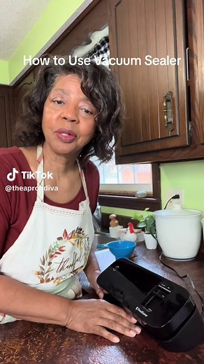 Using a FoodSaver Vacuum Sealer is pretty easy. Just follow these steps. Label your bag. Fill your bag but make sure to leave two or three inches of head space. Place open end of bag ito the vacuum chamber. Close and lock the device. Press vacuum seal. Wait about nine seconds and you’re done. Easy Peasy.