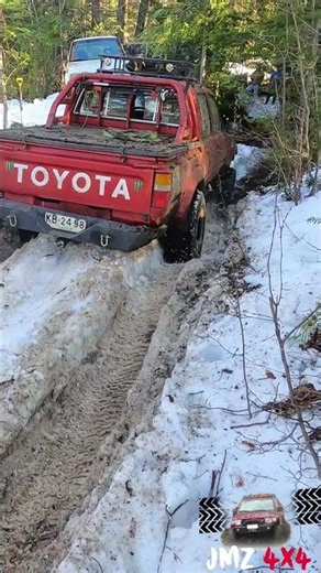 HILUX 2.4 TREPADA NIEVE #jeep #nissan #toyota #mitsubishi #jmz4x4