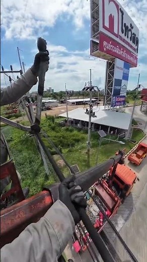 ⚡ How Linemen Remove and Replace Old Power Cables 😱