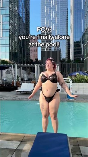 Plus Size Swimwear Style & Poolside Confidence Vibes! 👙✨