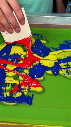 I can’t believe you guys made us break this screen printing rule, today 😳 #challenge #screenprinting #tshirtbusiness #customtees #custommade