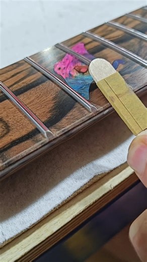 Barlow Guitars on Instagram: "Fretwork ✔️ @fretguru file Craft stick with 600 and 800 grit 3m Polishing Papers to Blue Menzerna Polishing Compounds #barlowguitars #guitarbuilder #guitarbuilding #guitarmaker #luthiery"