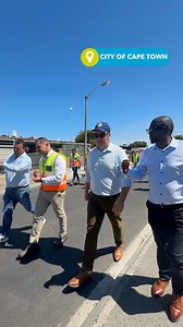 Our teams are on the ground fixing up the roads in Bishop Lavis! 🚧👏 | Mayor Geordin Hill-Lewis