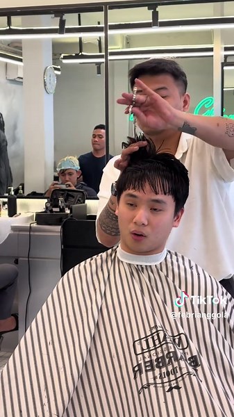 Fringe Haircuts: Styles for Trendy Barbershop Looks