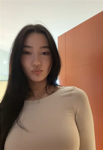 She Wants Me Bad: Emotional Live Showcase