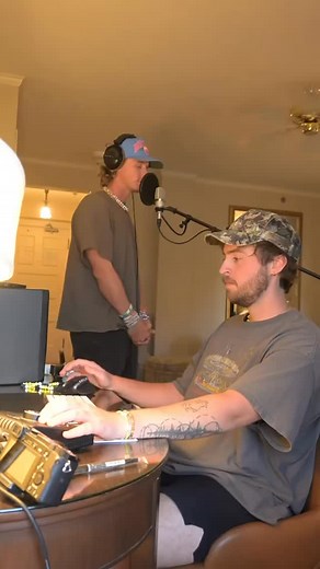 “Catch Up” w/ @candorsongs Out This Friday 💫 . . . . . . . . . #popmusic #indiepop #thatshowitgoes #daltonmauldin #candor #musicians #colorado #indiemusic #baseballplayer #sadsongs #songwriter #catchup | Dalton Mauldin Music