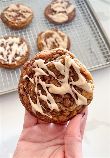 cinnamon crumble banana bread cookies for day 3 of banana week 🍌✨ 📌 get the full recipe on my blog (itsbrunchoklock.com), link in bio! or, google “cinnamon crumble banana bread cookies itsbrunchoklock” 💕 https://itsbrunchoklock.com/cinnamon-crumble-banana-bread-cookies/ #baking #cookies #banana #bananabread #cinnamon