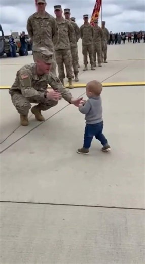 “He Was Too Shy… Then Said ‘I Love You Daddy’ ❤️😭 #1”#militaryhomecoming #emotionalreunion