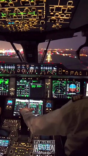A350 Cockpit Landing in Paris