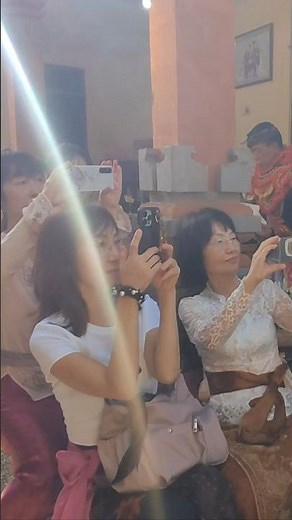 TAMU JEPANG SANGAT TERTARIK NONTON TARI TOPENG BALI