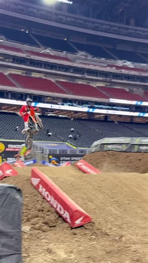 Lil huck🚀 #Houston #Sx Clip from press this morning at Nrg Stadium! #Supercross #KMR