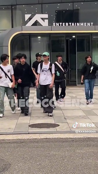 YG Male Trainees Leaving YG Building: Young, Polite and Talented