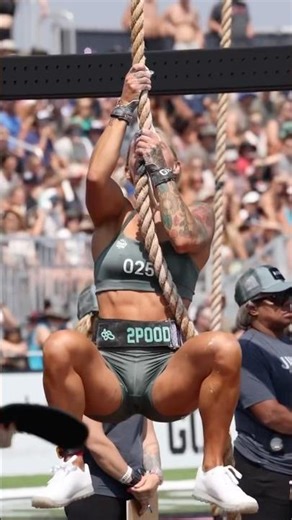 Non stop evolving 🔥🍓#crossfit #model #fitness #gymlover #legsday #glutes #abs #motivation #legs