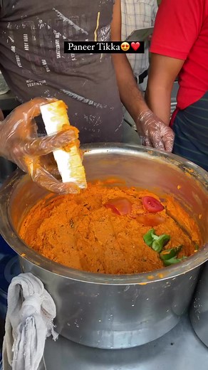 1.2M views · 10K reactions | Gujarati Street paneer tikka | #streetuniqefood #bombestreetfood #nagpurstreetfood #pavbhaji #papdichat #soda #Gujaratistreetfood #chinesefood #dosa #MOMus #paneertikka | Aamchi gujarati | Facebook