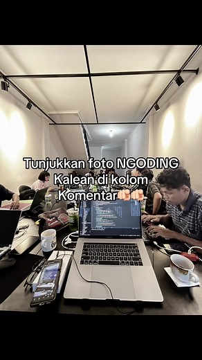 Tunjukkan foto ngoding kalean di kolom komentar✊#microdataindonesia #microdataoffice #ilmukomputer #fypage #programmer #skom #informatik #softwareengineer #bahasapemrograman #coderlife #lovecoding #TI #ngoding #javascript #php