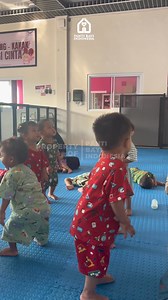 97K views · 2.4K reactions | anak-anak lagi senam pinguin來殺❤️#bayisehat #penyayang #anakanak #RumahAnakSurga #anaklucu #pantibayiindonesia #MaasyaAllahTabarakallah #baby #babies #gemeas #buna #edukasi #keseruan #anakpintar | Panti Bayi Indonesia | Facebook