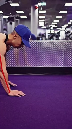 ✅ Pushup Variations (KNOW THE DIFFERENCE!)Sphinx Pushups - Hands placed in front of yourshouldersTargets the triceps.Standard Pushups - Hands directly under yourshouldersPrimarily works the chest.Pseudo Planche Pushups - Hands slightly behind your shoulders Shifts more load to the shoulders, still works the chest.Reverse Grip Pushups - Fingers pointing toward your feet, hands under or just behind shoulders → Increases biceps involvement while still training chest and shoulders. #pushup #strength