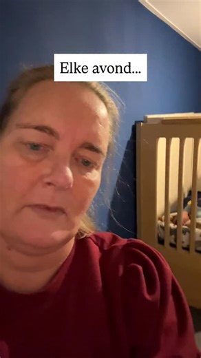 Peggy Kegel | ZORGOUDER & ERVARINGSDESKUNDIGE on Instagram: "Elke avond eenzelfde ritueel. Soms valt er wat af en soms komt er iets bij. De lamp uitblazen is iets wat we sinds kort doen. En hij vraagt er nu elke avond om. Voor de mensen, die niet snappen in wat voor bed onze Thijs ligt: Dit is een aangepast hoog-laag bed voor kinderen met een beperking. Onze Thijs is bijna 9, heeft een ontwikkelingsachterstand (mentaal is hij 2 jaar), autisme, adhd, dyspraxie en is hij non verbaal. Als je non ve